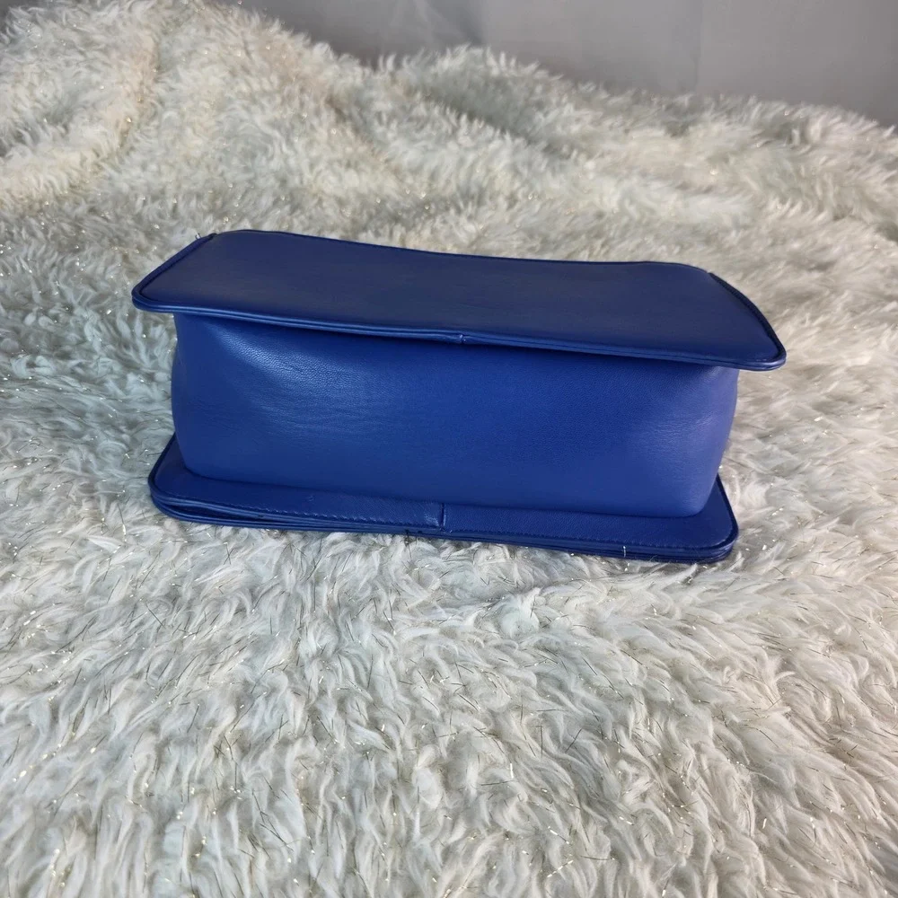 Badgley Mischka Blue Quilted Crossbody Bag BM-4152‎ Chain Trim NWT